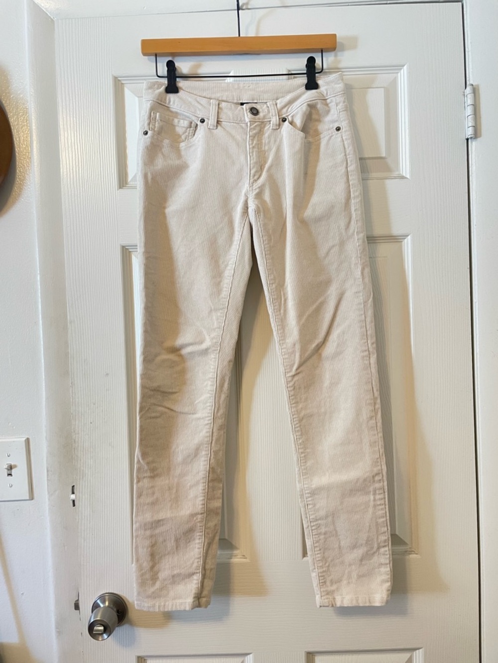 Patagonia Women’s Fitted Corduroy Pants Size 27 - Ivory